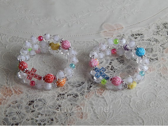 Современно-модный браслет на проволке с крестиком