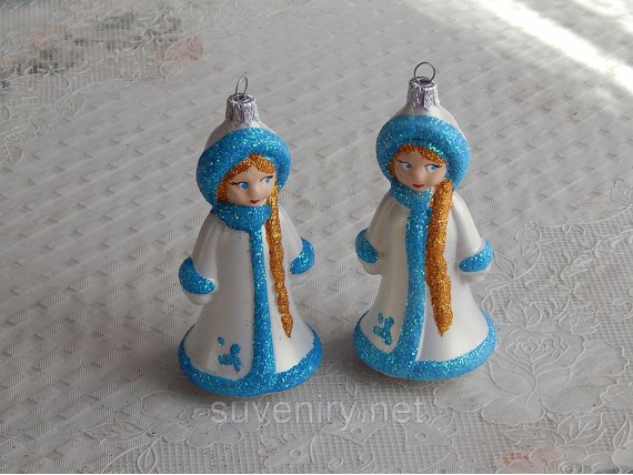 Новогодняя игрушка шар на елку снегурочка
