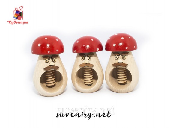 Деревянный грибок орехокол