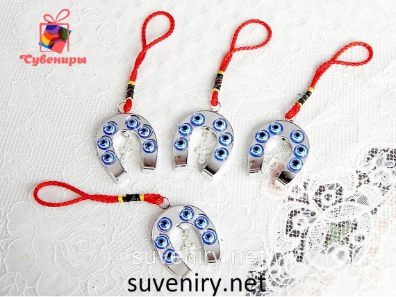 Автомобильная подвеска подкова с крестиком