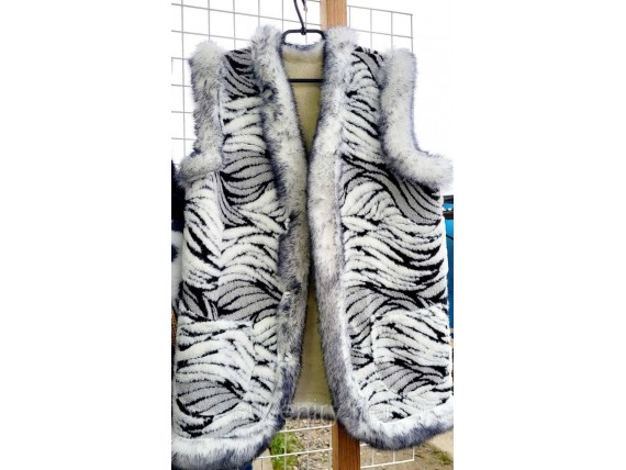 Красивая теплая женская жилетка из овечьей шерсти размер 38