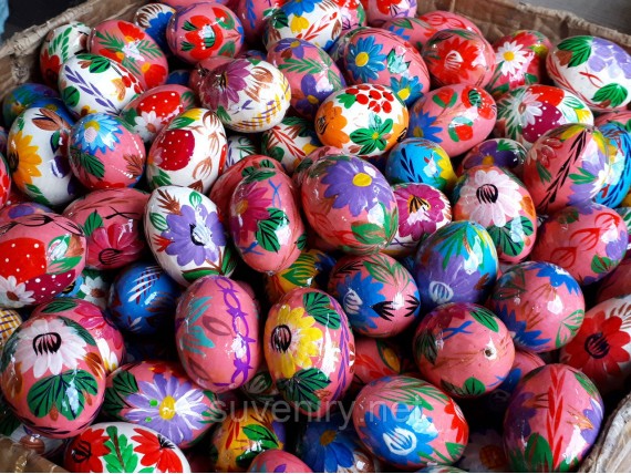 Деревянные  писанки разные цвета