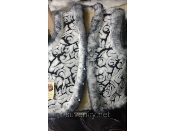 Теплая женская жилетка из овчины есть большие размеры