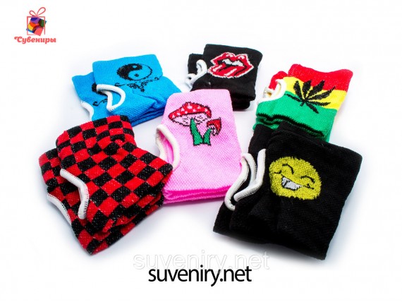 Напульсники на руку на палец