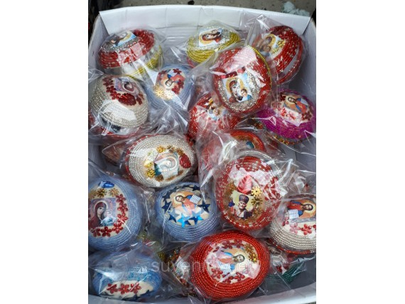 Деревянные яйца писанки из бисера с иконками  разные цвета