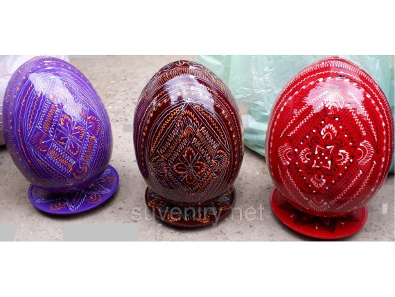 Деревянные  писанки очень большие разные цвета есть тарелочка для каждой