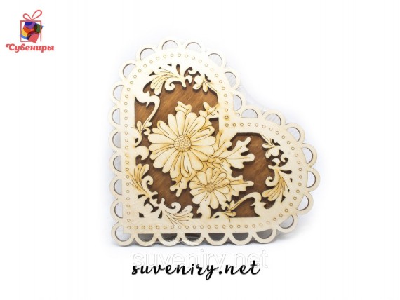 Сувенирные деревянные шкатулки в форме сердца