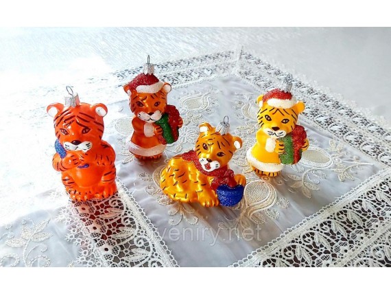 Красивый новогодний тигр символ 2022 года