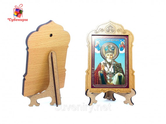Красивая деревянная икона на подставке