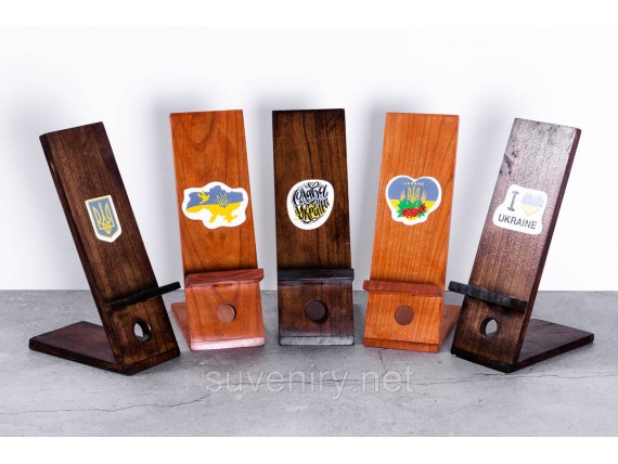 Деревянная подставка под телефон